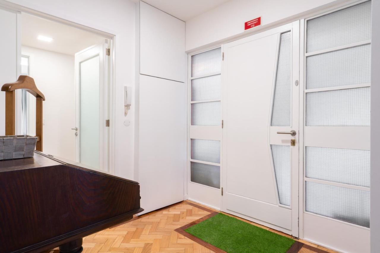 Host Wise - Spacious Fresh Flat W Terrace - Near Sea Espinho  Luaran gambar