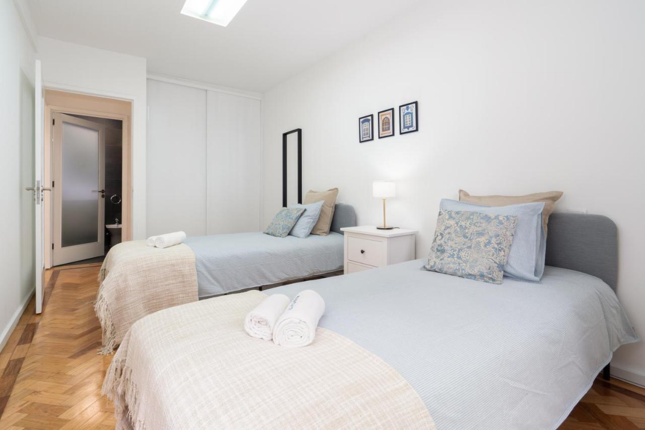 Host Wise - Spacious Fresh Flat W Terrace - Near Sea Espinho  Luaran gambar